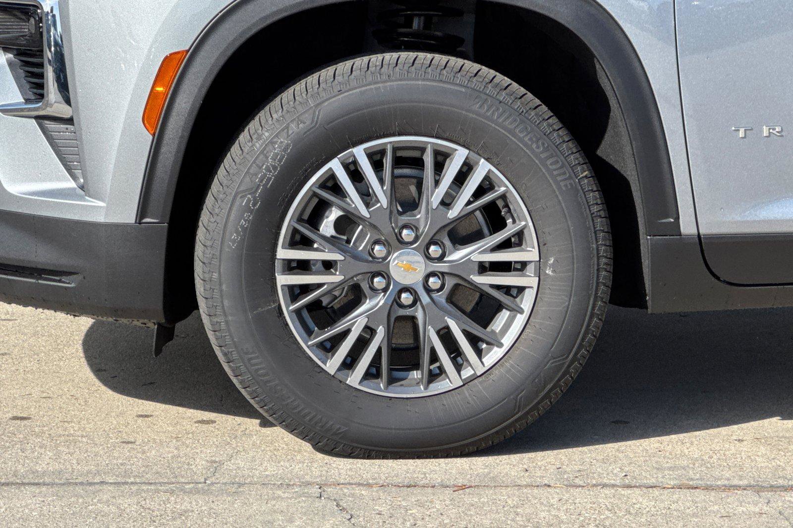 New 2026 Chevrolet Traverse LT FWD image 36