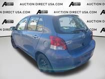 Used 2011 Toyota Yaris 4-Door Hatchback image 24