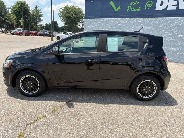 Used 2020 Chevrolet Sonic LT FWD image 2
