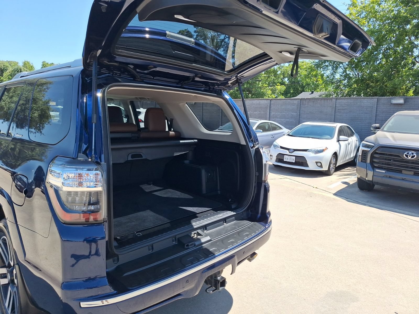 Used 2024 Toyota 4Runner Limited AWD/4WD image 36