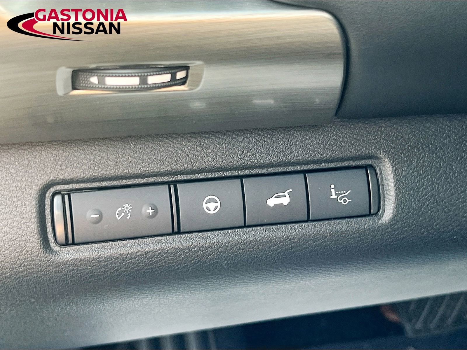 Used 2025 Nissan Pathfinder Platinum w/ Cargo Package image 13