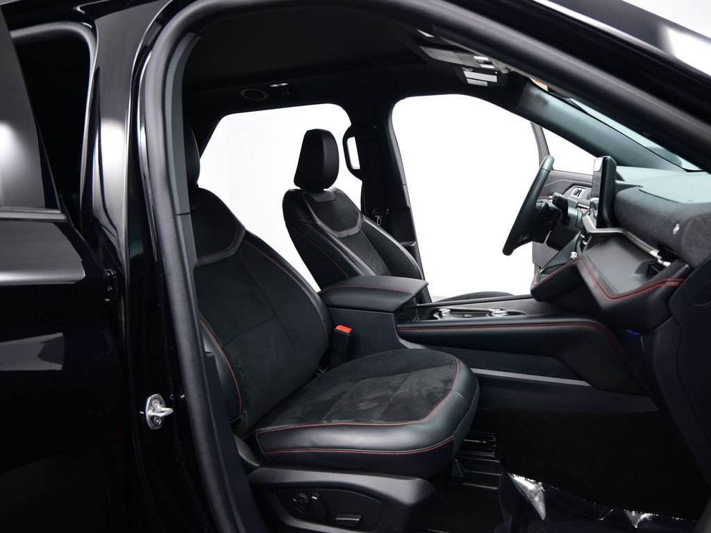 Used 2025 Ford Explorer ST image 19