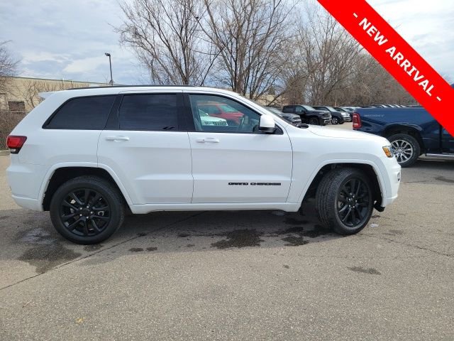 Used 2021 Jeep Grand Cherokee Laredo X image 2
