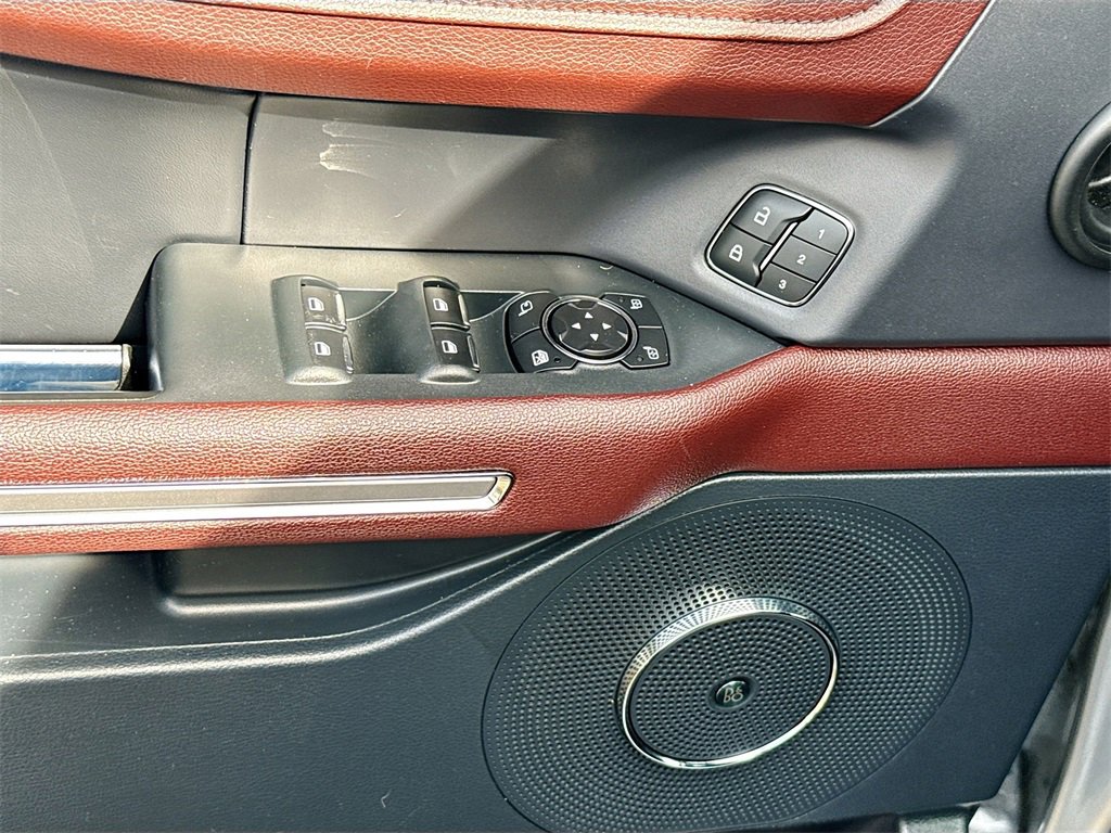 Used 2022 Ford Expedition Max Limited image 19