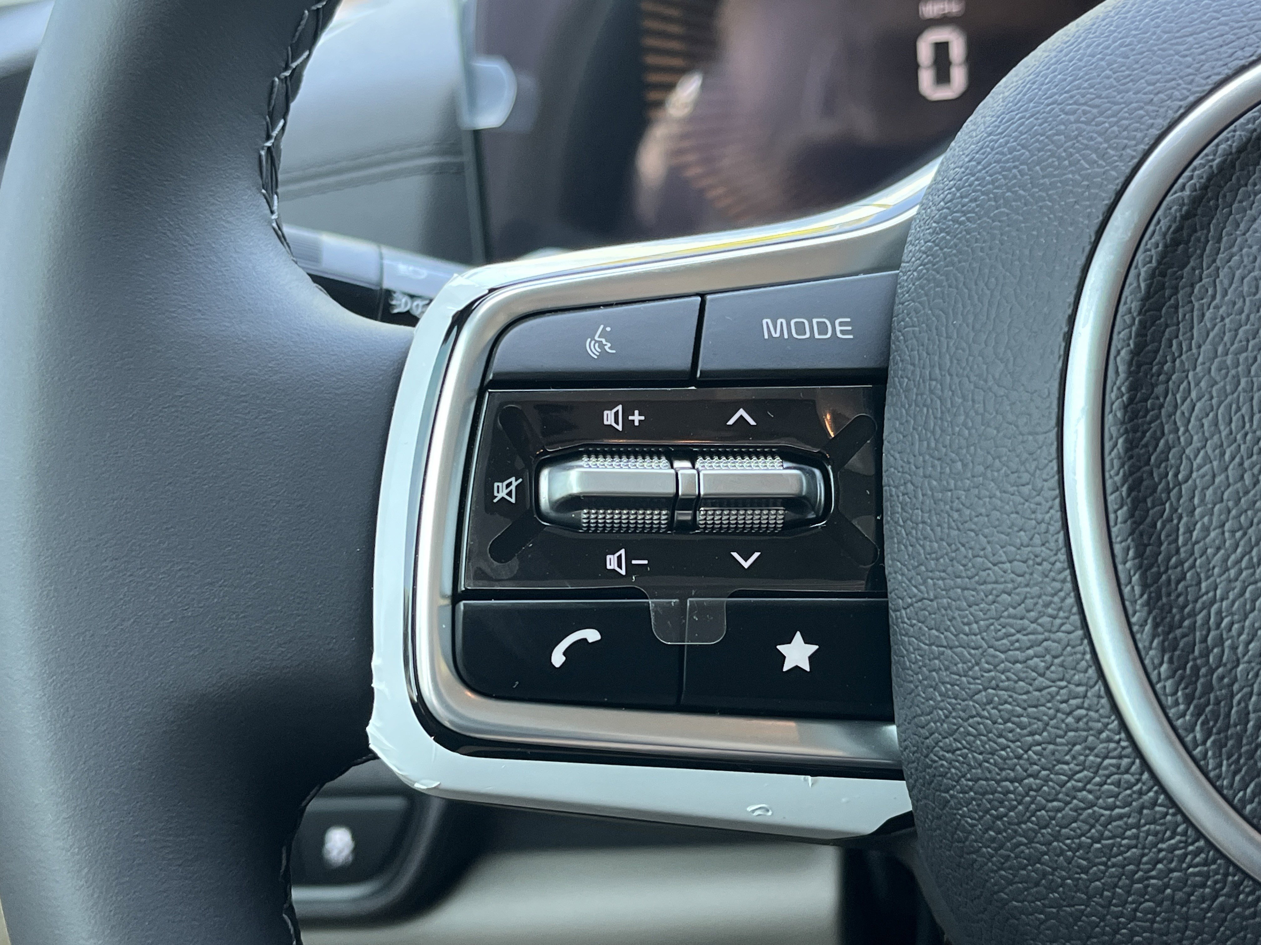 New 2026 Kia Carnival EX image 18
