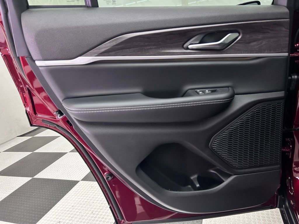 New 2025 Jeep Grand Cherokee Limited image 19