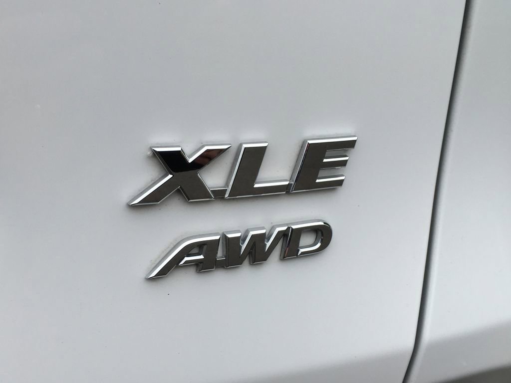 Used 2025 Toyota RAV4 XLE AWD/4WD image 6