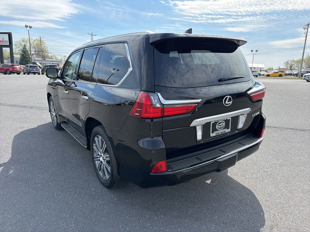 Used 2016 Lexus LX 570 4WD w/ Luxury Package image 3