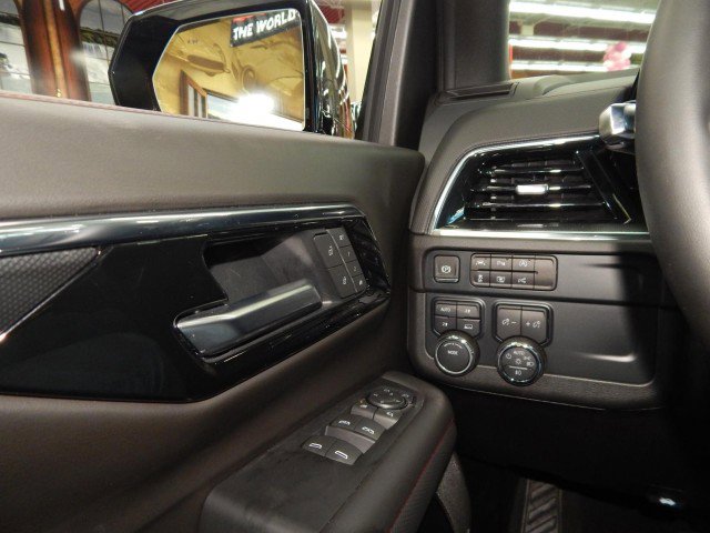 Used 2025 Chevrolet Suburban RST w/ Comfort Package image 29