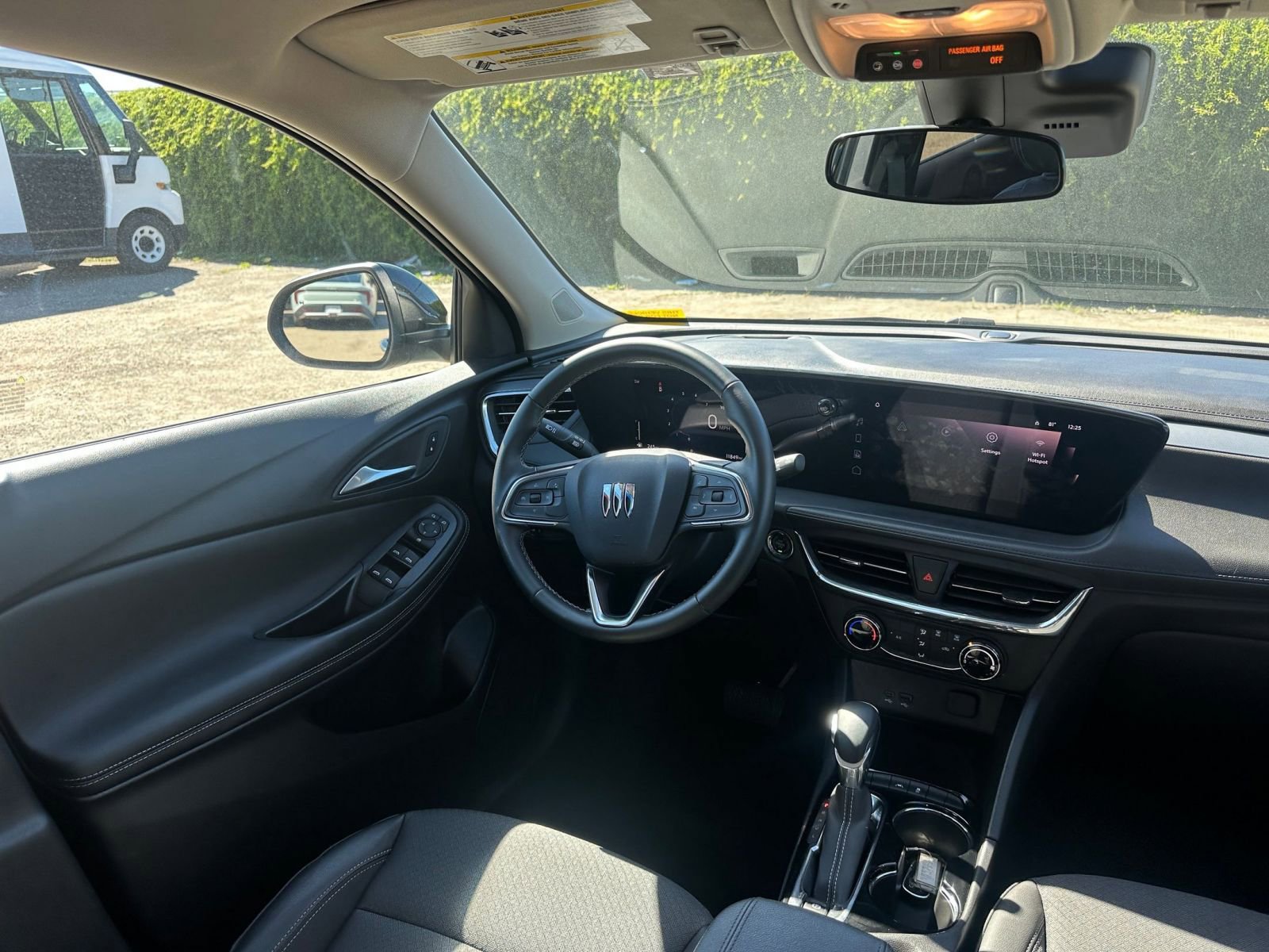 Used 2025 Buick Encore GX Preferred image 32