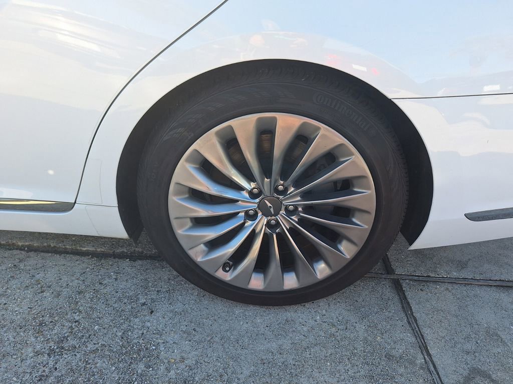 Used 2017 Genesis G90 3.3T Premium image 26