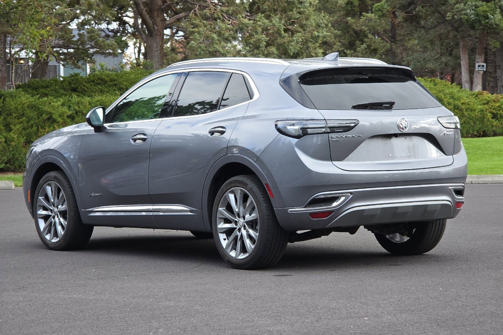 Used 2022 Buick Envision Avenir w/ Technology Package II image 6