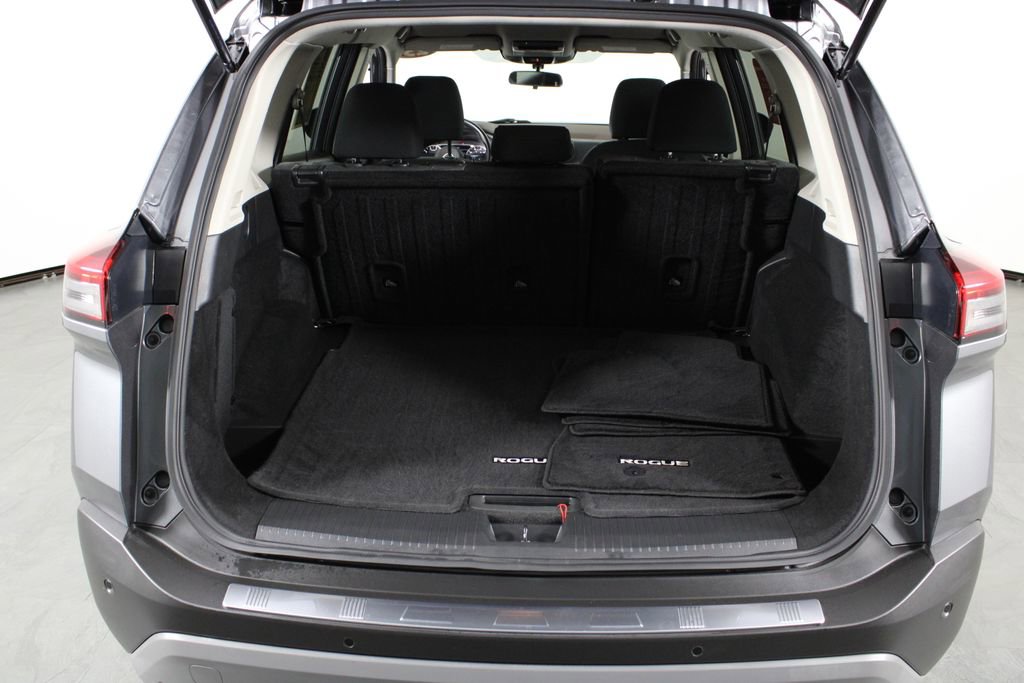 Certified 2023 Nissan Rogue SV image 18