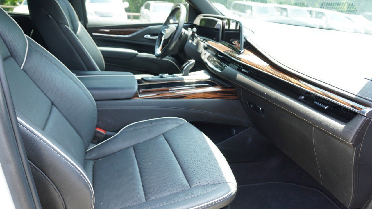 Used 2024 Cadillac Escalade Premium Luxury w/ Performance Package RWD image 9
