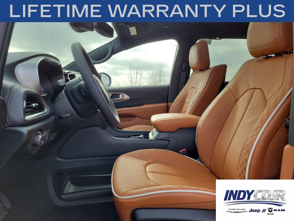 New 2026 Chrysler Pacifica Pinnacle w/ Trailer Tow Group AWD/4WD image 22