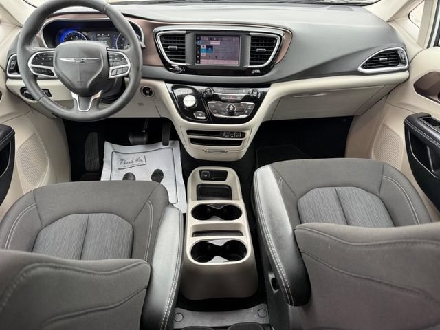 Used 2024 Chrysler Voyager LX FWD image 12