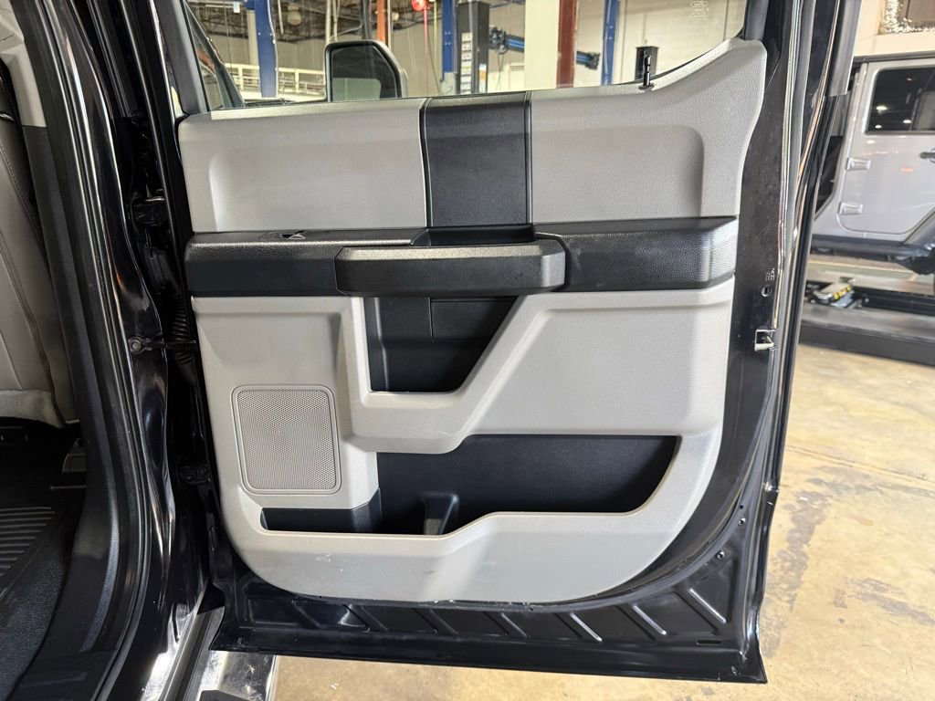 Used 2020 Ford F350 XL w/ STX Appearance Package AWD/4WD image 32