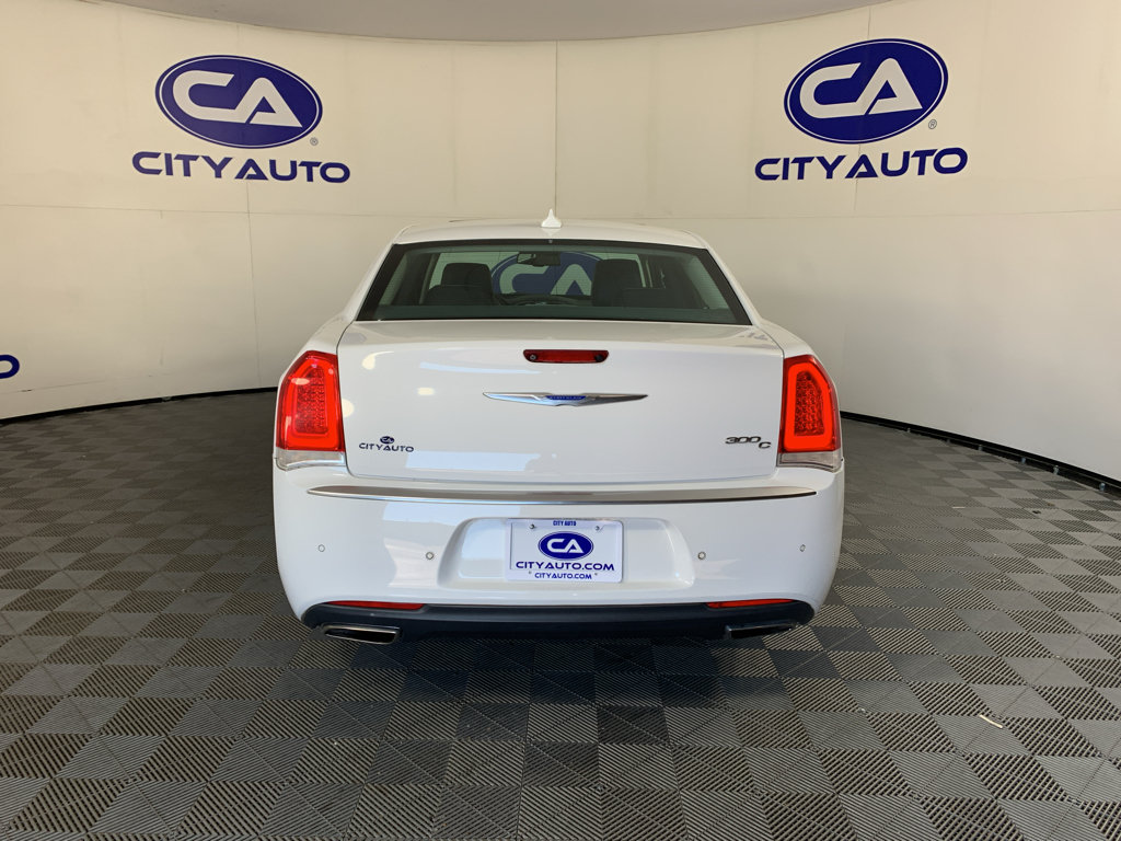 Used 2018 Chrysler 300 C w/ Sun, Sound & Nav Package RWD image 3