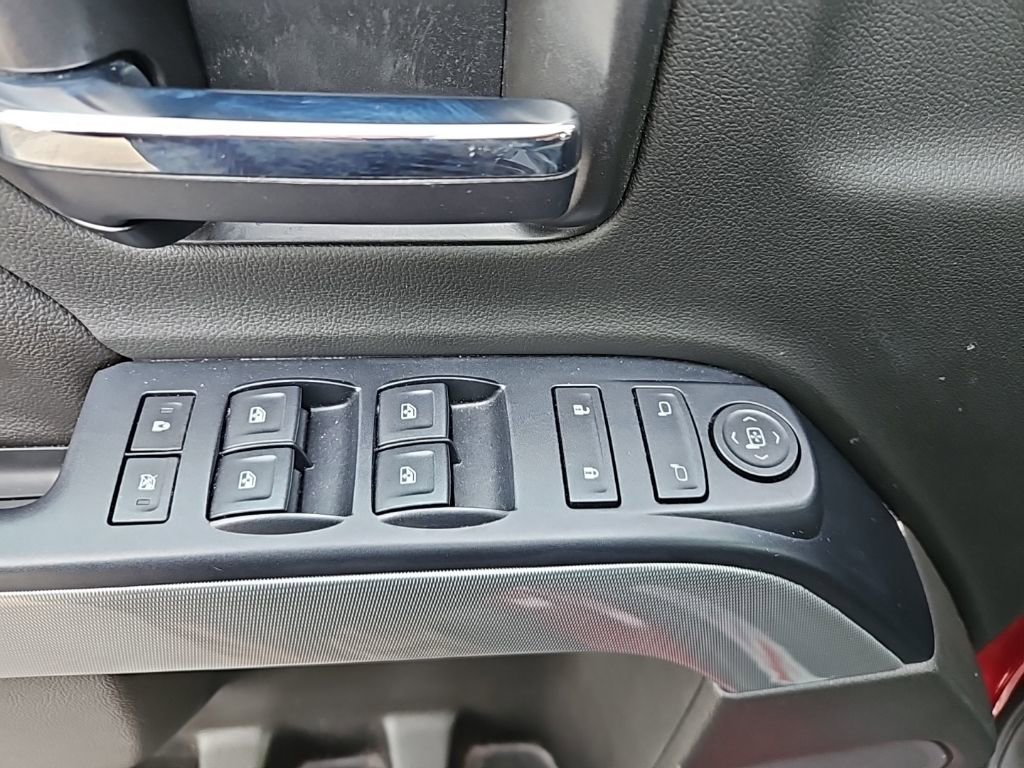 Used 2018 Chevrolet Silverado 1500 LT w/ All Star Edition image 10