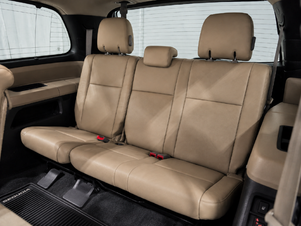Used 2017 Toyota Sequoia Platinum RWD image 34