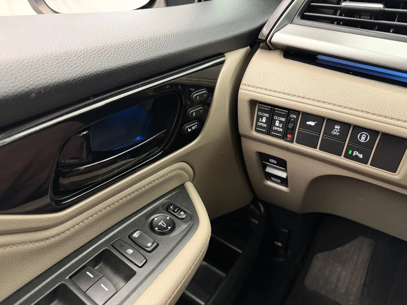 Used 2021 Honda Odyssey Touring image 17
