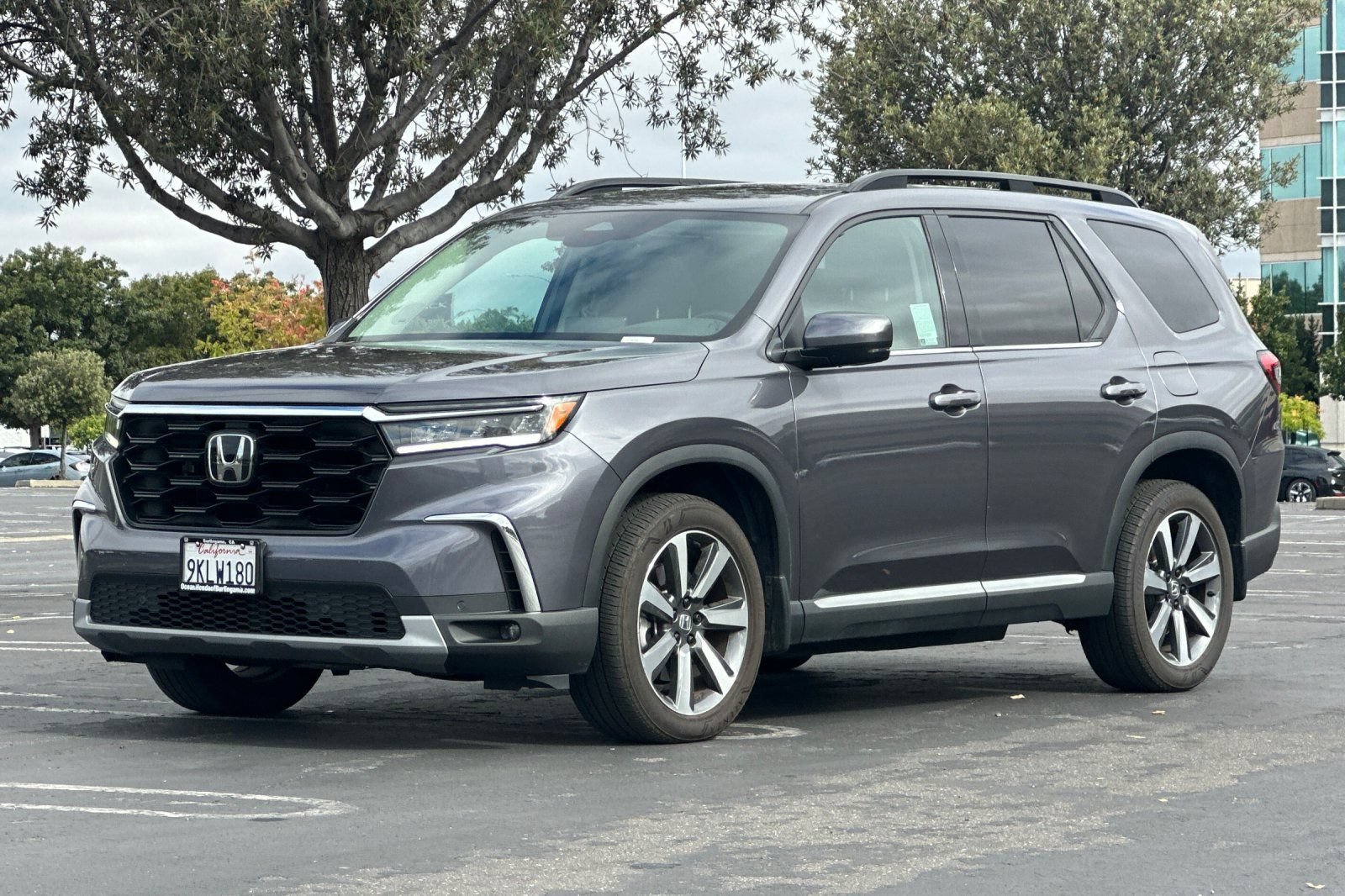 Used 2024 Honda Pilot Touring image 8
