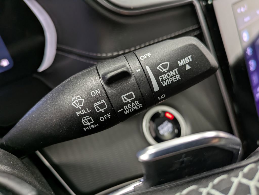 Used 2025 Jeep Grand Cherokee Altitude image 18