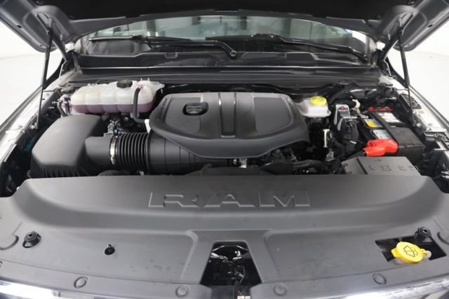 Used 2026 RAM 1500 Big Horn AWD/4WD image 7