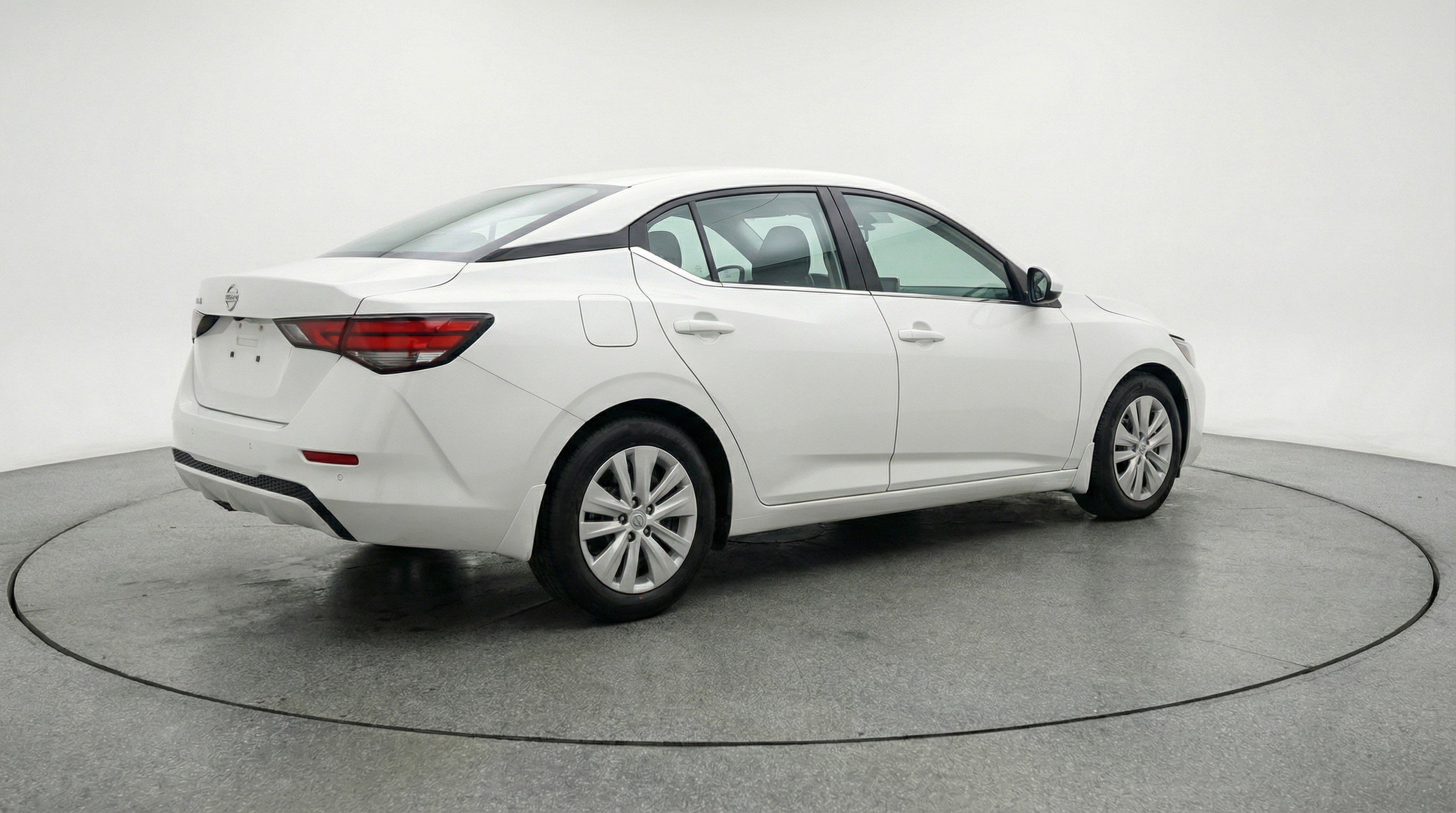 Used 2025 Nissan Sentra S FWD image 9