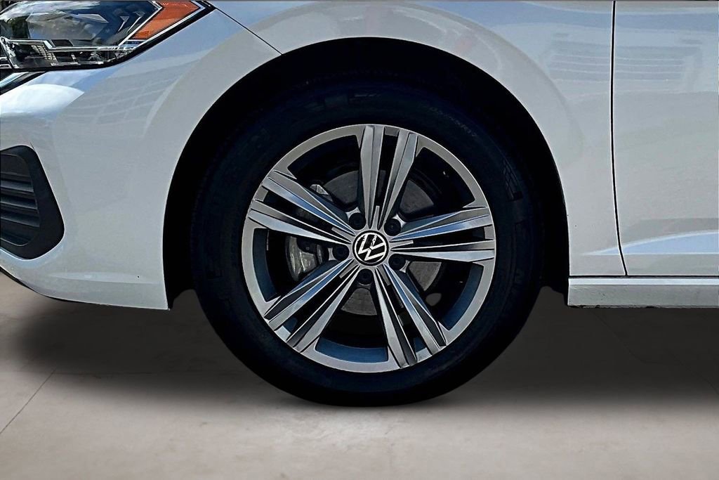 Used 2023 Volkswagen Jetta SE w/ Panoramic Sunroof Package FWD image 31