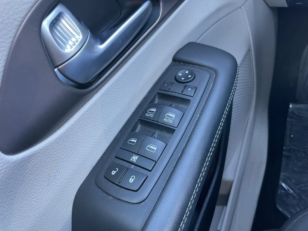 Used 2024 Chrysler Voyager LX FWD image 26