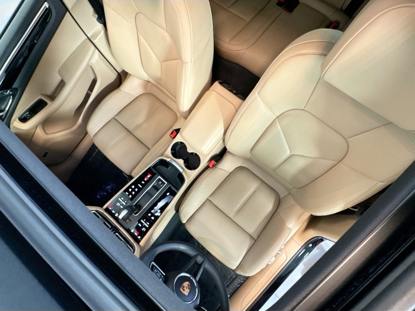 Certified 2025 Porsche Macan image 20