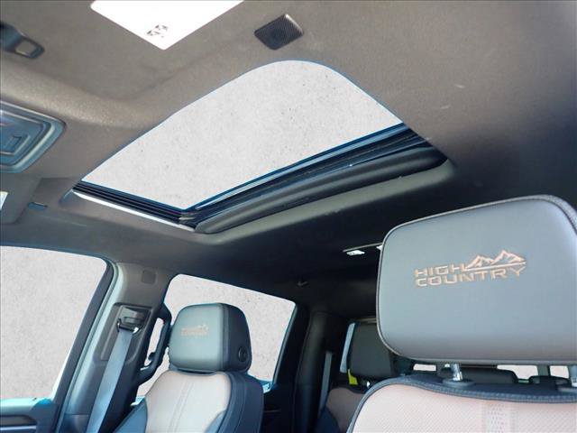 Used 2025 Chevrolet Silverado 1500 High Country AWD/4WD image 13