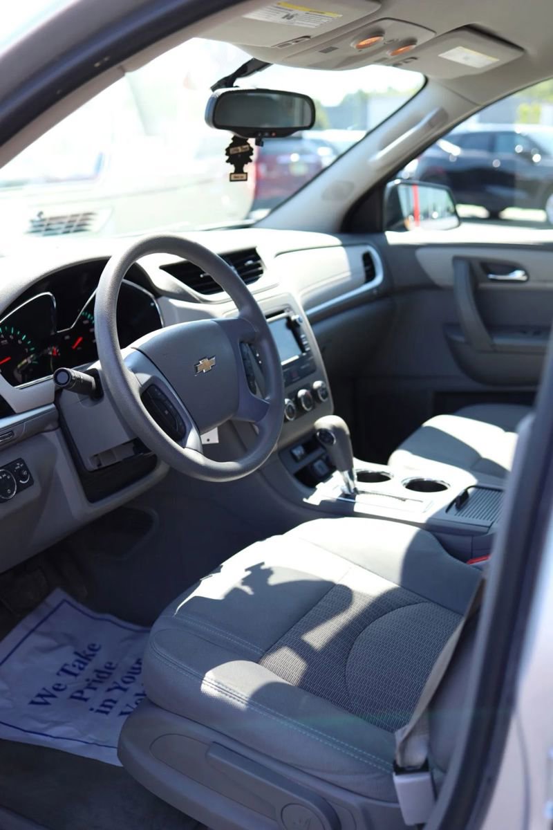 Used 2017 Chevrolet Traverse LS FWD image 25