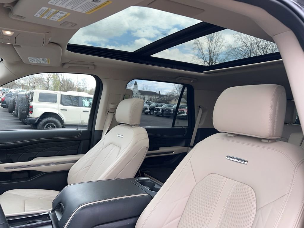Used 2023 Ford Expedition Platinum AWD/4WD image 4