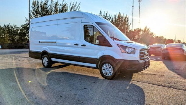 Used 2022 Ford E-Transit 148 High Roof Extended image 11