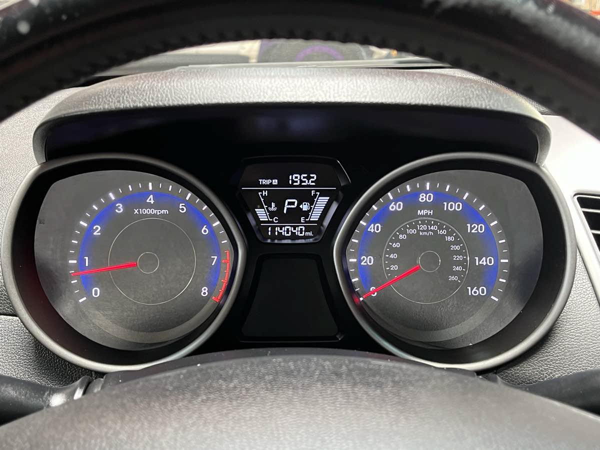 Used 2016 Hyundai Elantra Limited FWD image 17