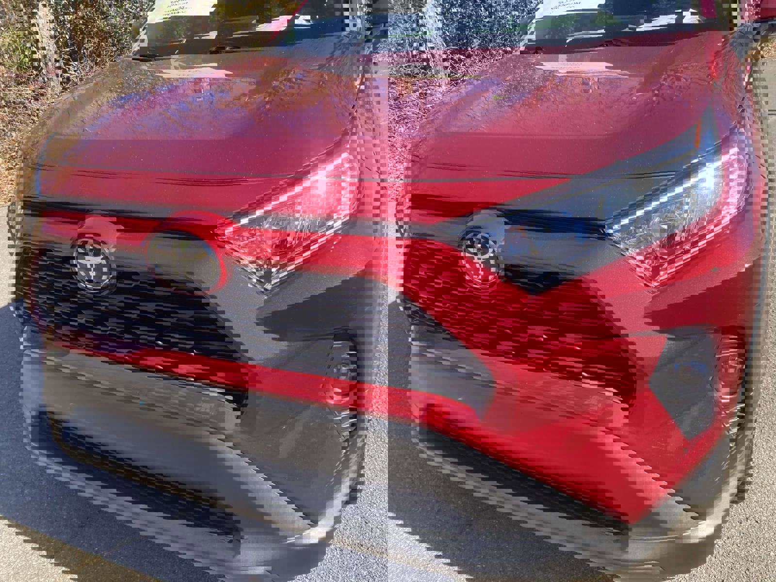 Used 2021 Toyota RAV4 XLE Premium image 10