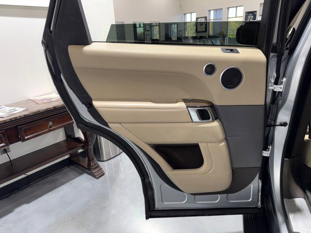 Used 2016 Land Rover Range Rover Sport HSE image 51