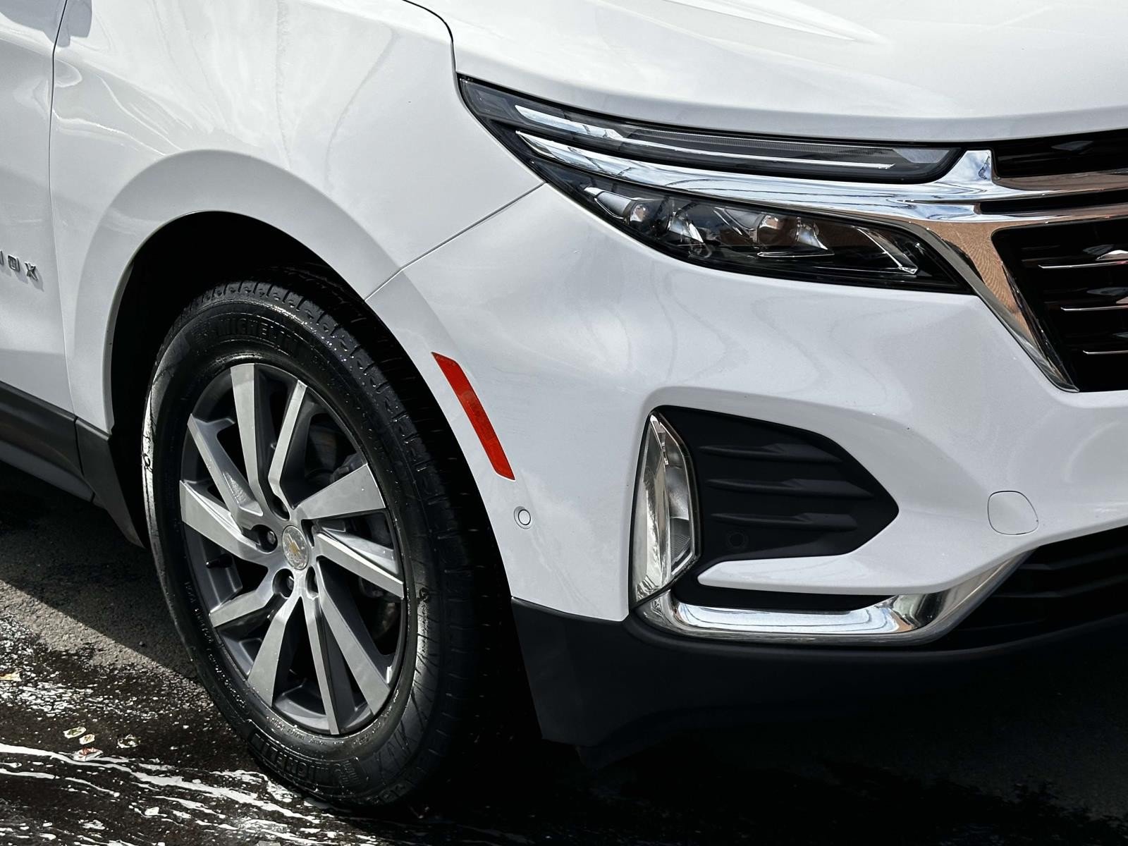 Used 2022 Chevrolet Equinox Premier AWD/4WD image 10