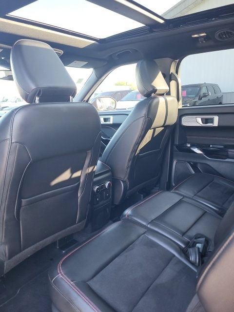 Used 2023 Ford Explorer ST-Line w/ Class IV Trailer Tow Package AWD/4WD image 15