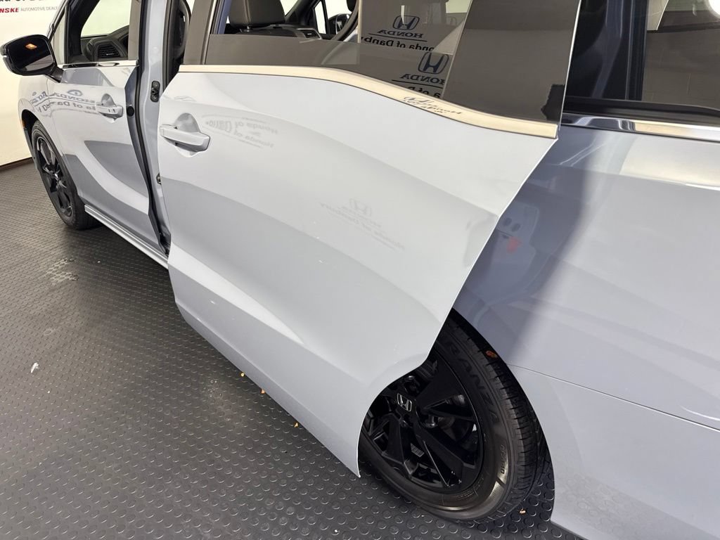 Used 2024 Honda Odyssey Sport image 12