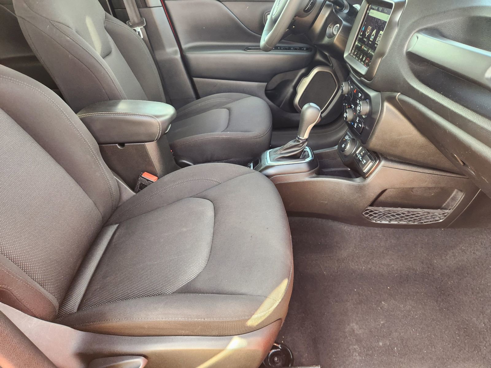 Used 2023 Jeep Renegade Latitude AWD/4WD image 14