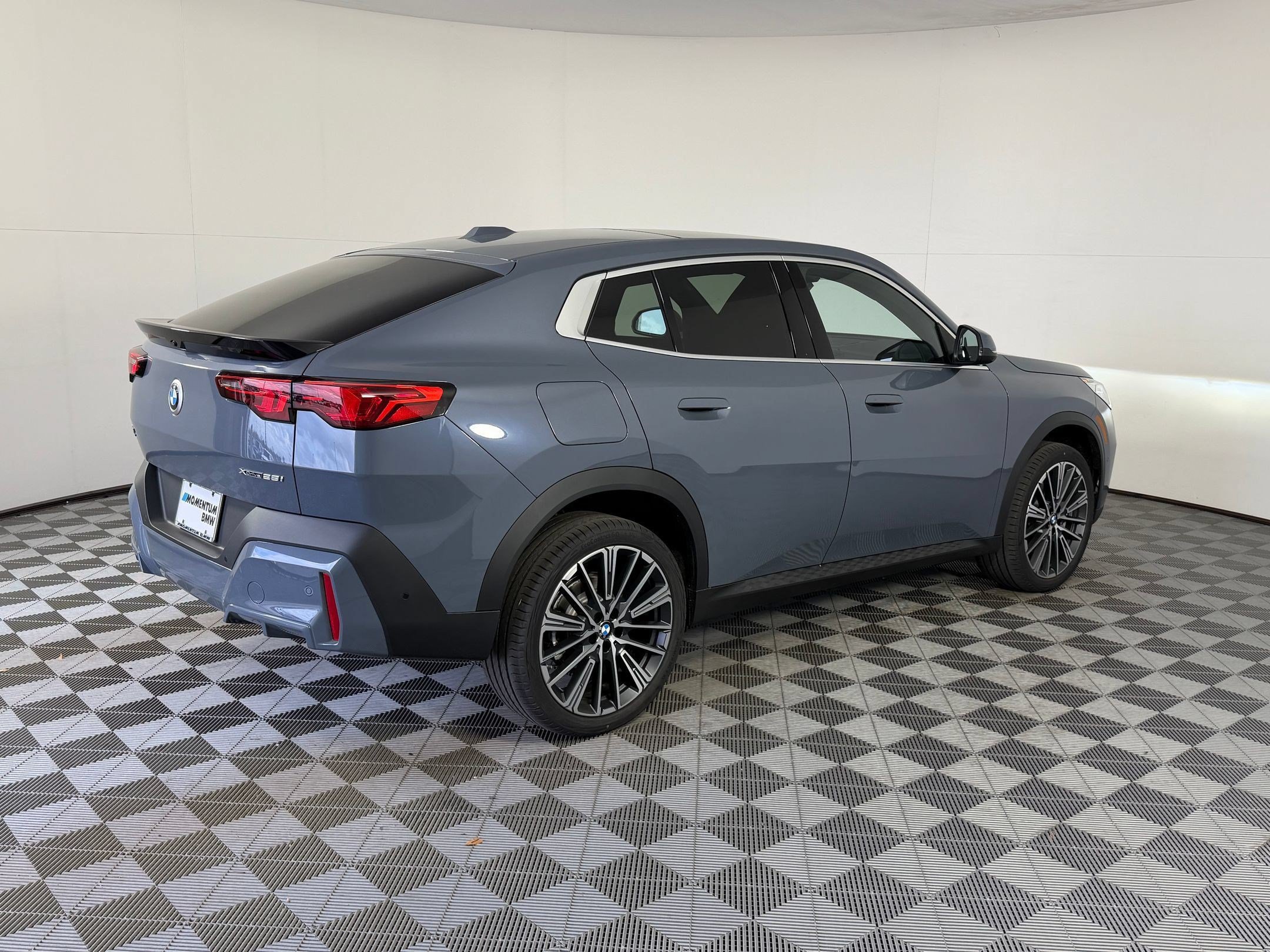 Used 2026 BMW X2 xDrive28i w/ Technology Package AWD/4WD image 9