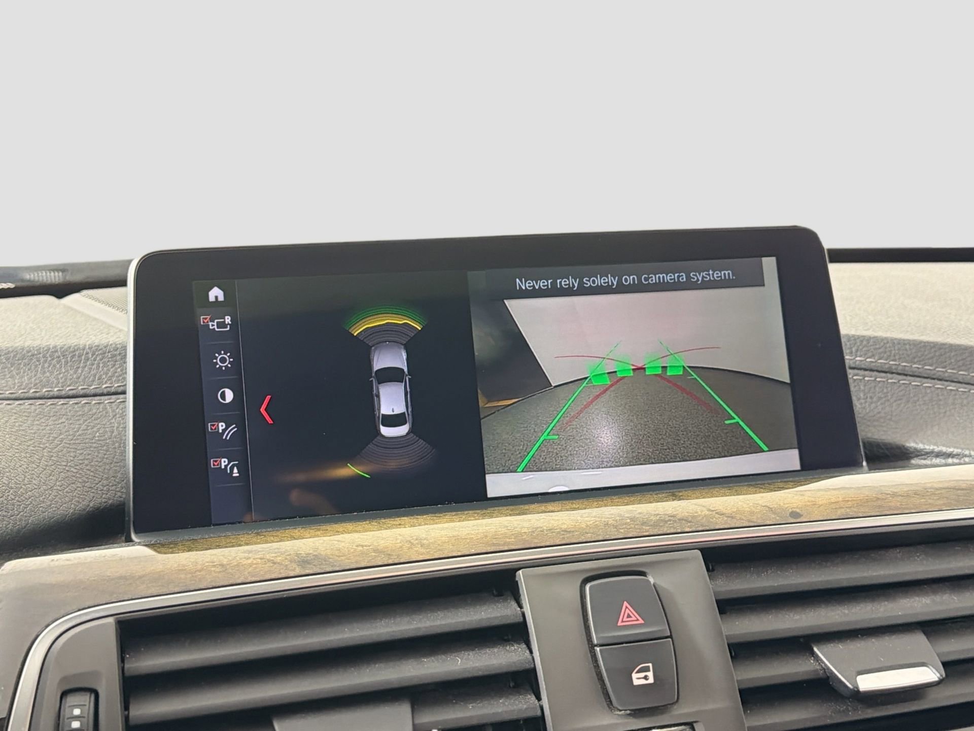 Used 2018 BMW 340i Sedan w/ Premium Package image 14