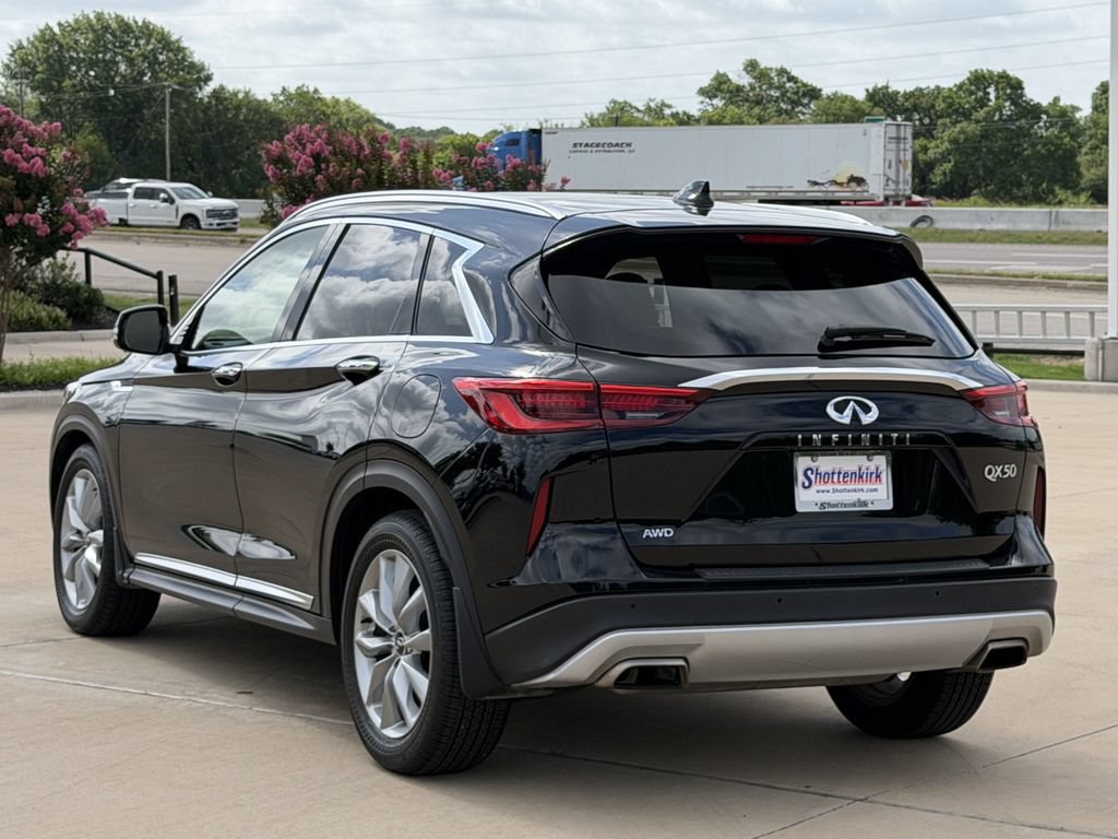 Used 2021 INFINITI QX50 Essential w/ Convenience Package AWD/4WD image 4