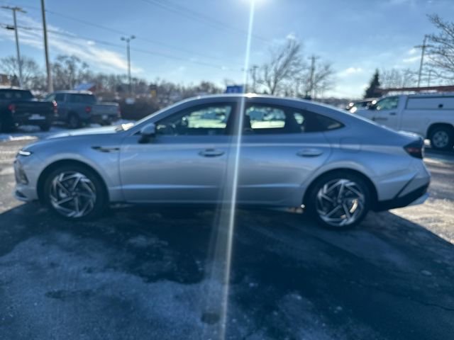 Certified 2024 Hyundai Sonata SEL w/ Convenience Package image 2