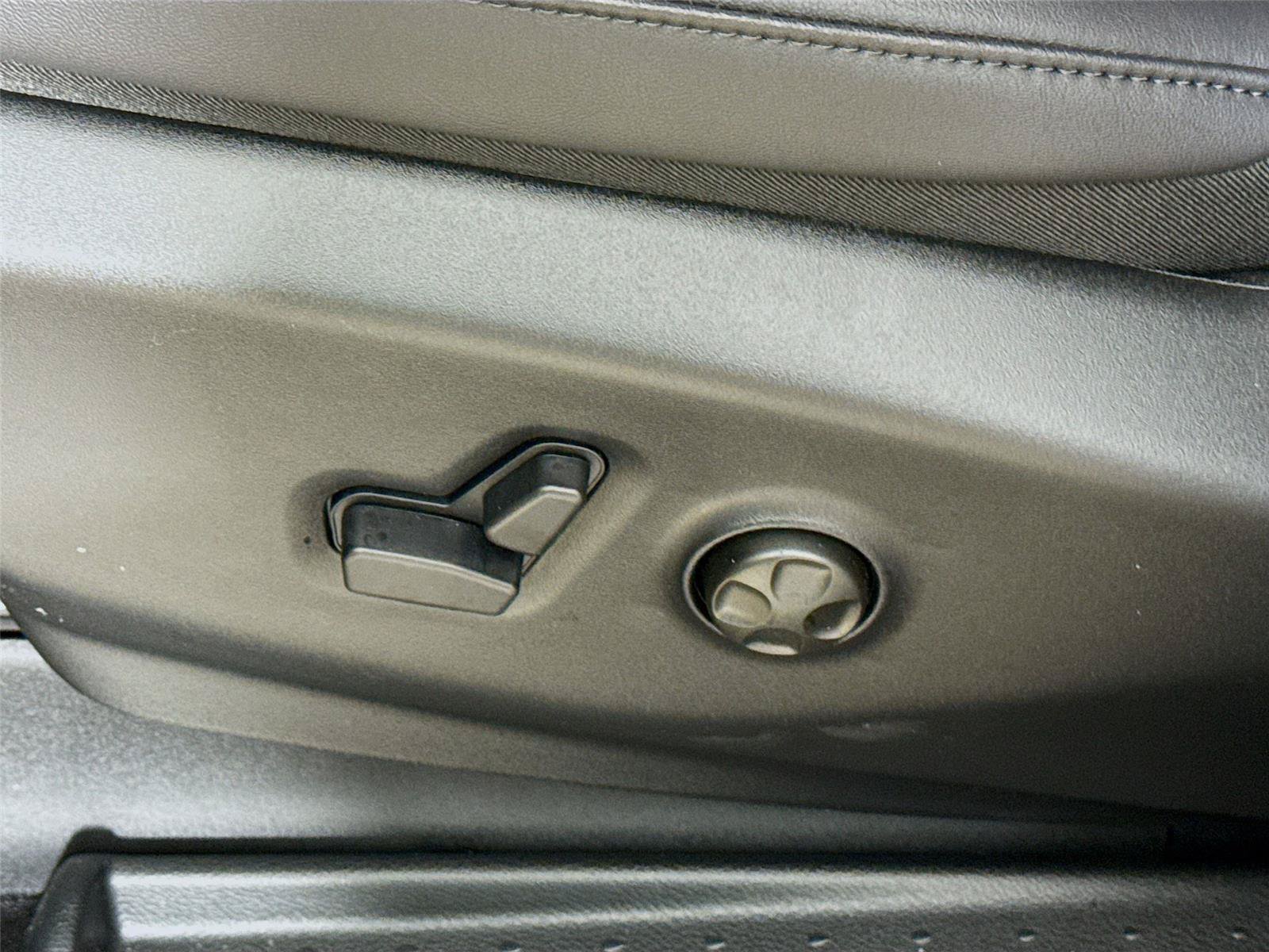 New 2027 Chrysler Pacifica LX FWD image 22