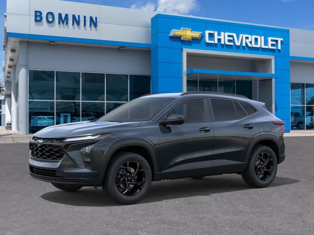 New 2026 Chevrolet Trax LT w/ Midnight Edition FWD image 3