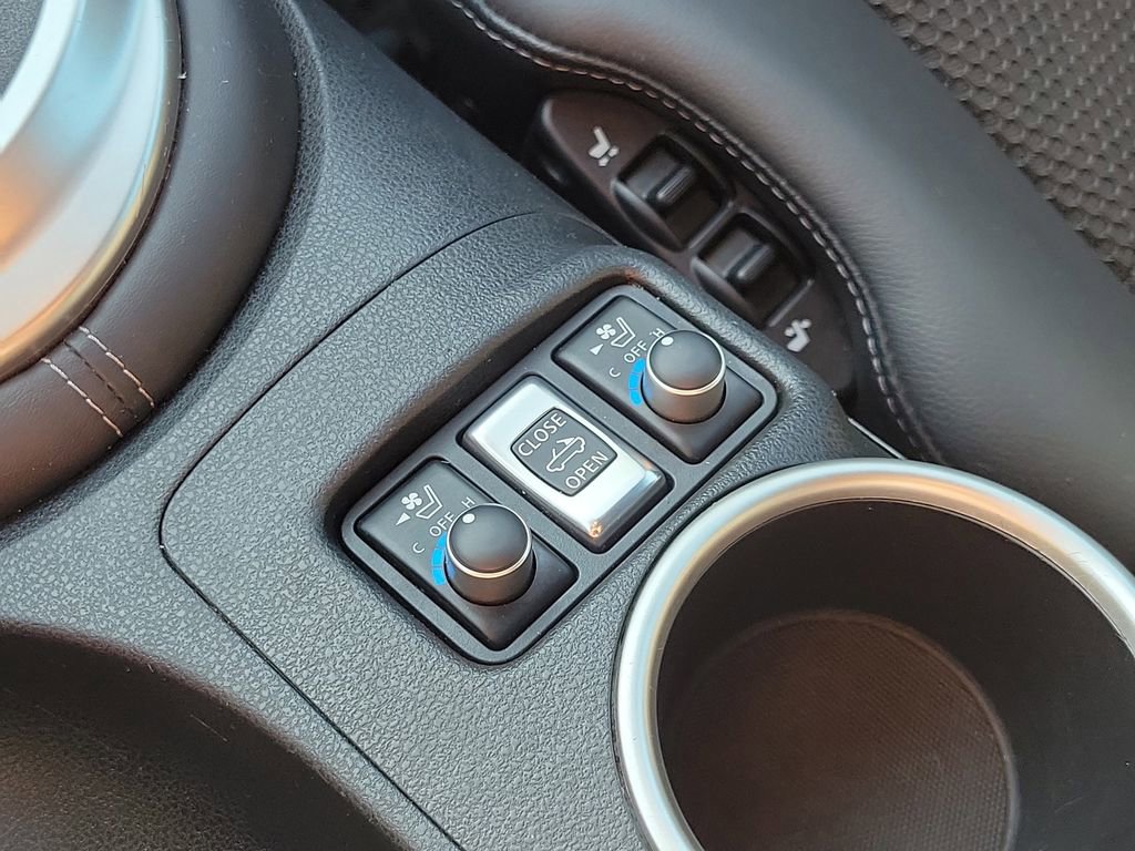 Certified 2019 Nissan 370Z Touring image 32